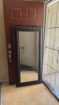 Salen my beautiful body mirror paid 200$ hobby lobby