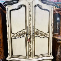 AICO By Michael Amini TRESOR VANILLA Armoire