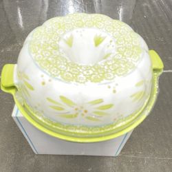 Temptations Bunt Cake Server 