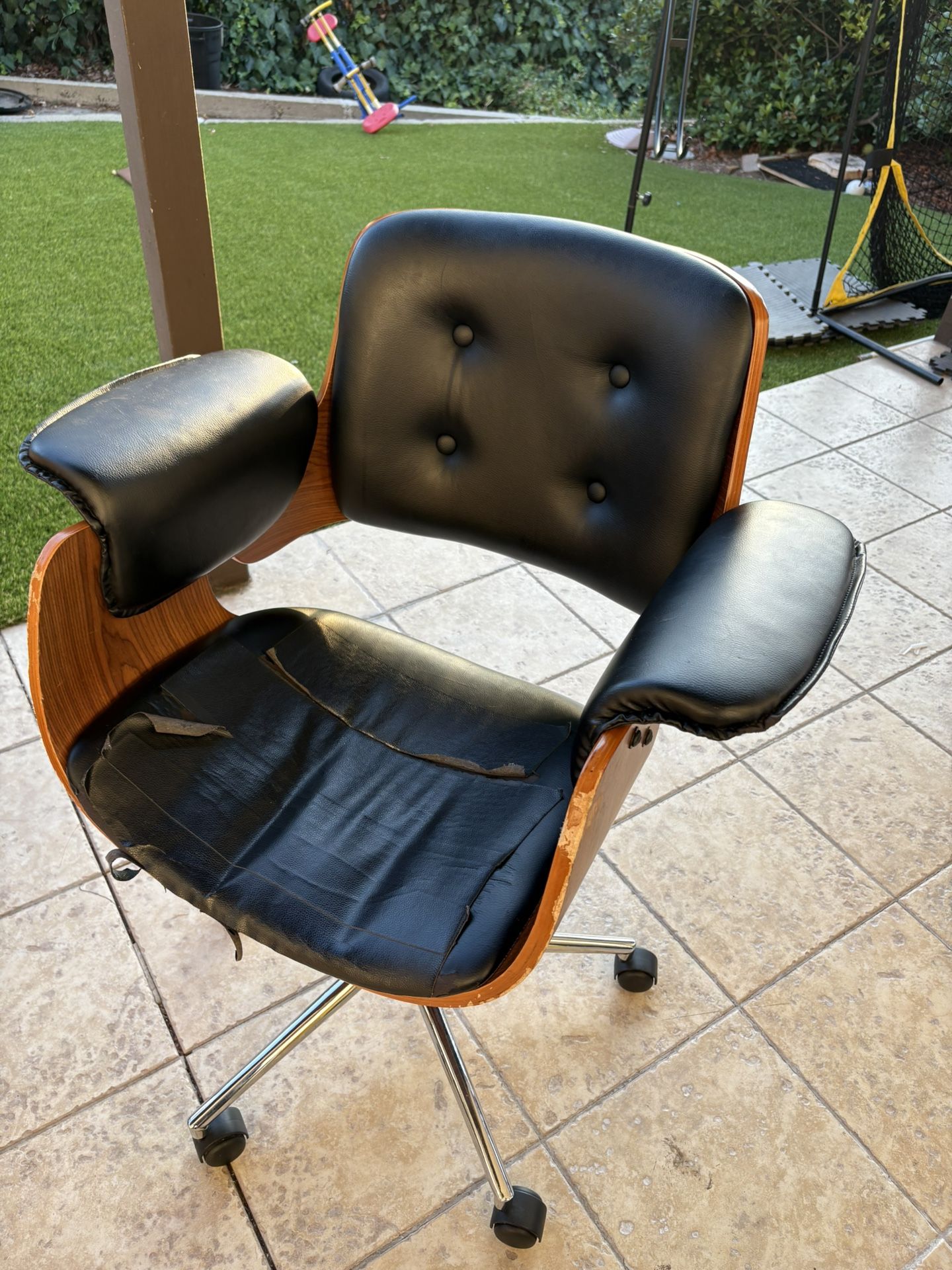 Eames Chair Replica