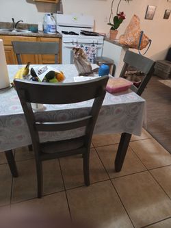 4 seat dinner table