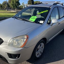 2009 KIA Rondo