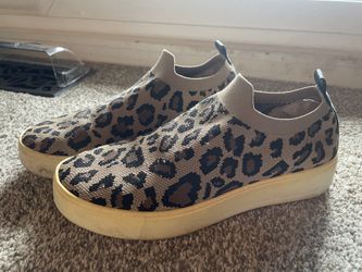 Steve Madden Cheetah Slip-on Size 8.5