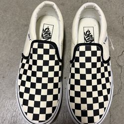 Vans Men’s Size 8 Slip-On Sneakers – New