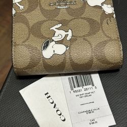 Snoopy Wallet * NWT*