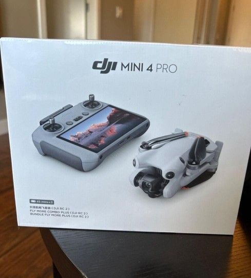 DJI Mini 4 Pro Fly More Combo