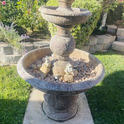 Fountain -  4’6” Tall, 35” Wide, 32”x32” Slab
