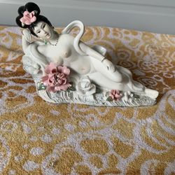 Japanese Geisha Porcelain Figurine Statue Floral Collectors