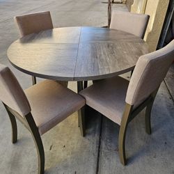 Round Dining Table 