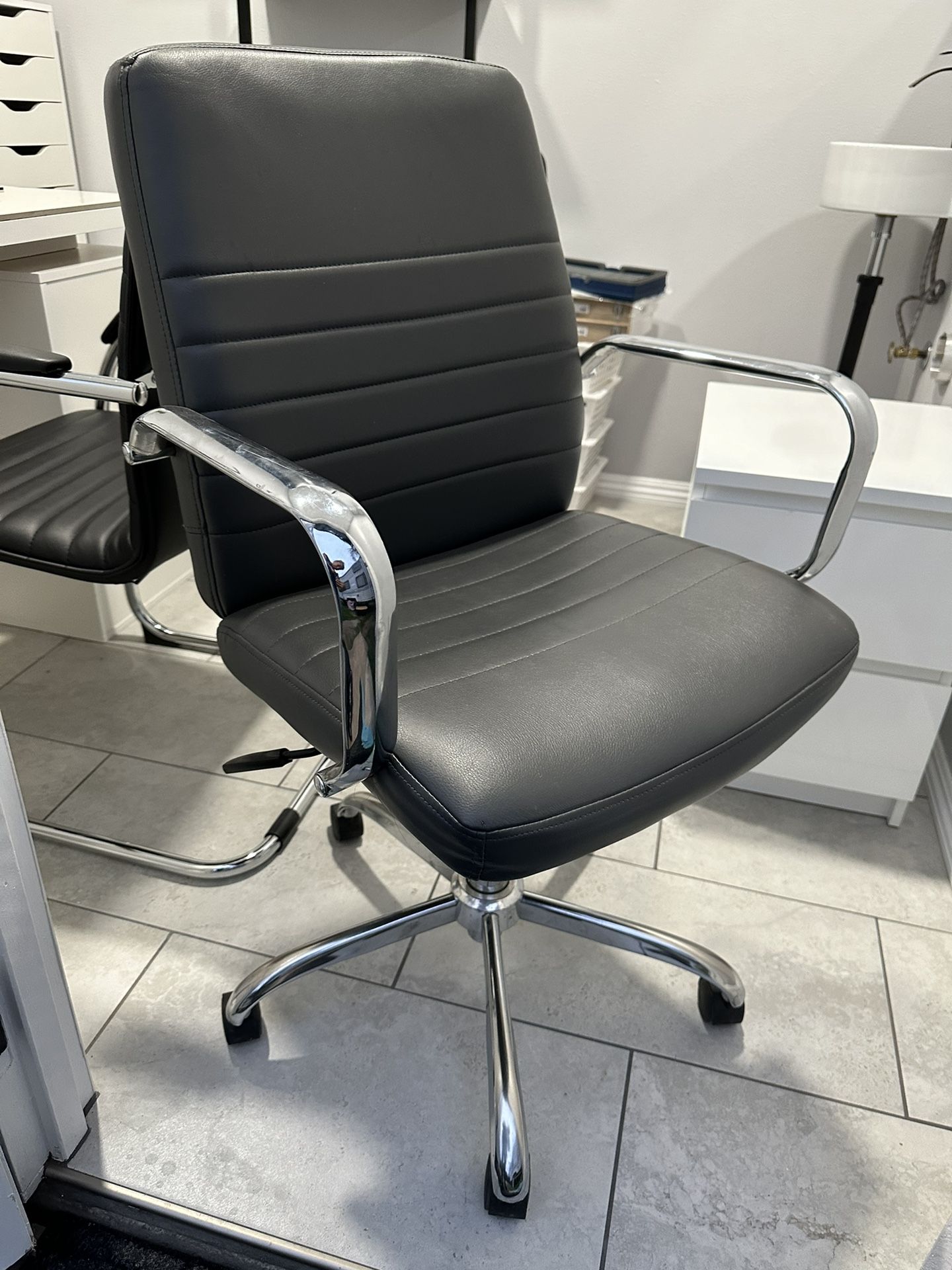 office chairs very good condition