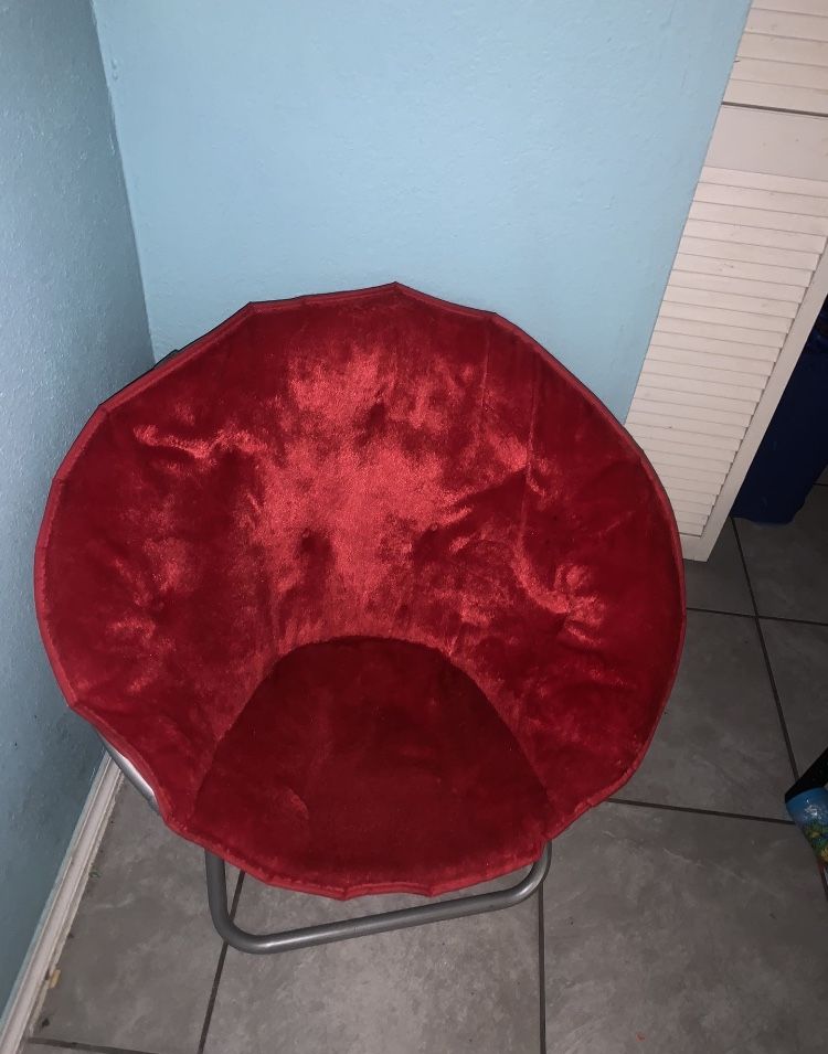 Red Saucer Chair 