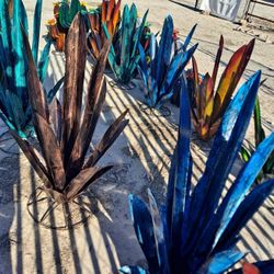 Metal Yard Art, Wind Spinners & POTTERY 🌵 