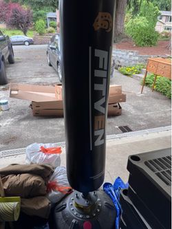 Punching bag/kick boxing  - freestanding