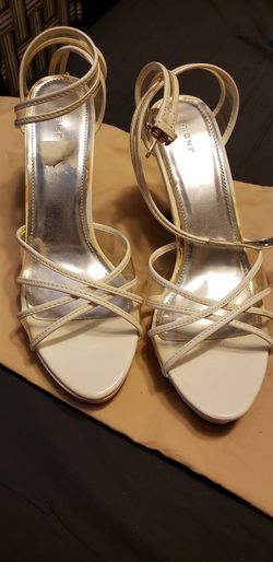 Size 7 white