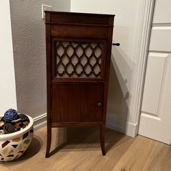 Edison Hepplewhite Phonograph 1917