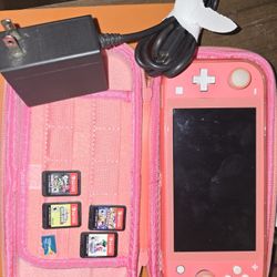 Nintendo Switch Lite + 4 Games 