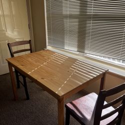 Paintable dining table with two chairs