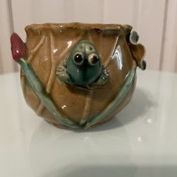 Frog & Lily Pad Mini Ceramic Planter Pot Small Plants or Succulents