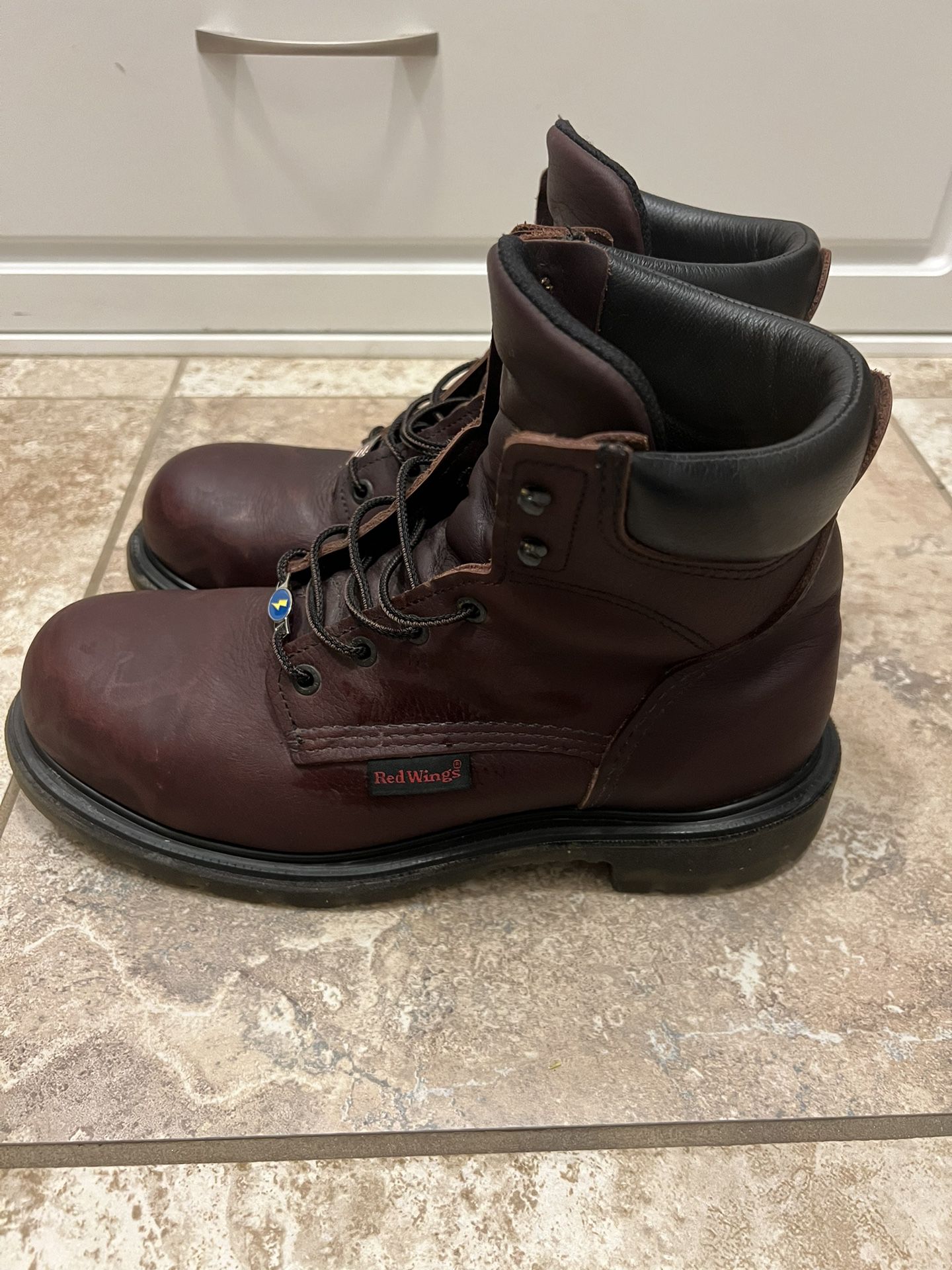 Redwing #2406 Size 9D Steel Toe, Eh Rated, Non Slip for Sale in Las ...