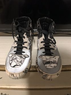 Balenciaga kicks size 43 which is a 10.5 I believe condition 8/10 must pick up , designer shoes, Gucci, fendi, lv , off white, Jordan, Nike, Balencia