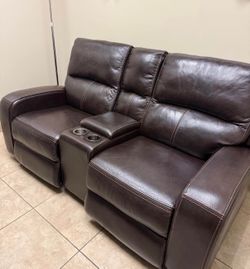 Recliner love seat