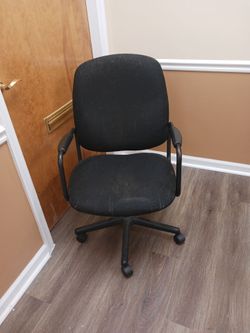 Black swivel Arm chair