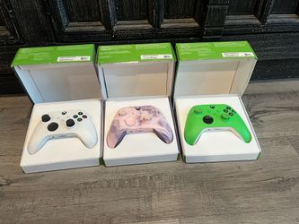 3 XBOX controllers