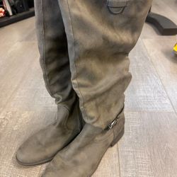 Women's Boot Size 9