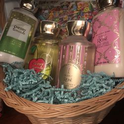Bath and Body Works Gift Basket with Puzzle