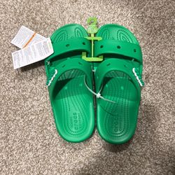 Crocs- NEW