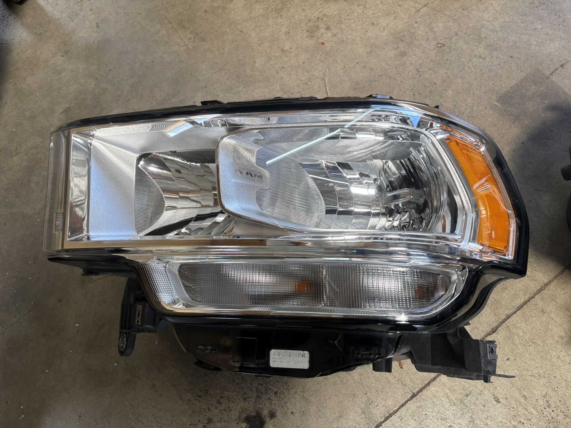 Ram 2500 Headlights 2019 - 2024 Pair