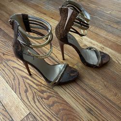 Luichiny Women’s Miss Me Now Platform Sandal Size 8M
