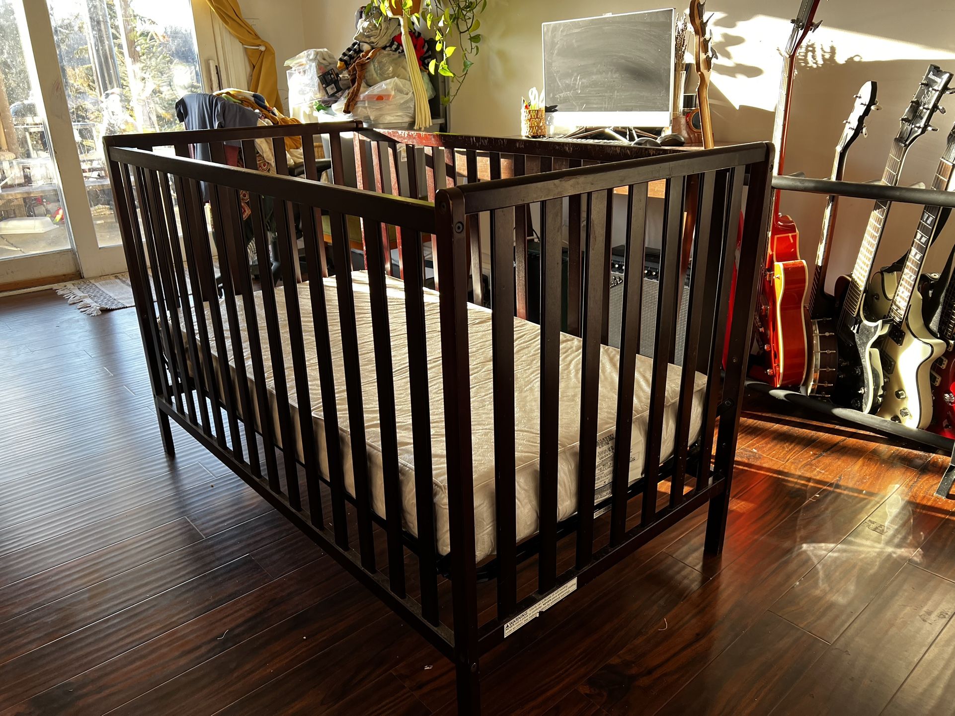 Delta Children: Heartland 4-in-1 Convertible Crib (Dark Chocolate)