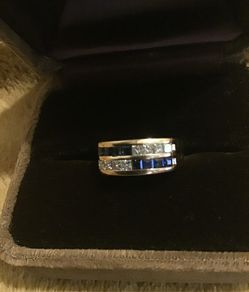 14 k Yellow Gold Authentic real Diamond & Blue Sapphires Ring. Size 6