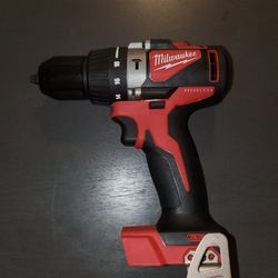 MilwaukeeM18 18-Volt Lithium-Ion Brushless Cordless 1/2 in. Compact Hammer Drill Tool Only
