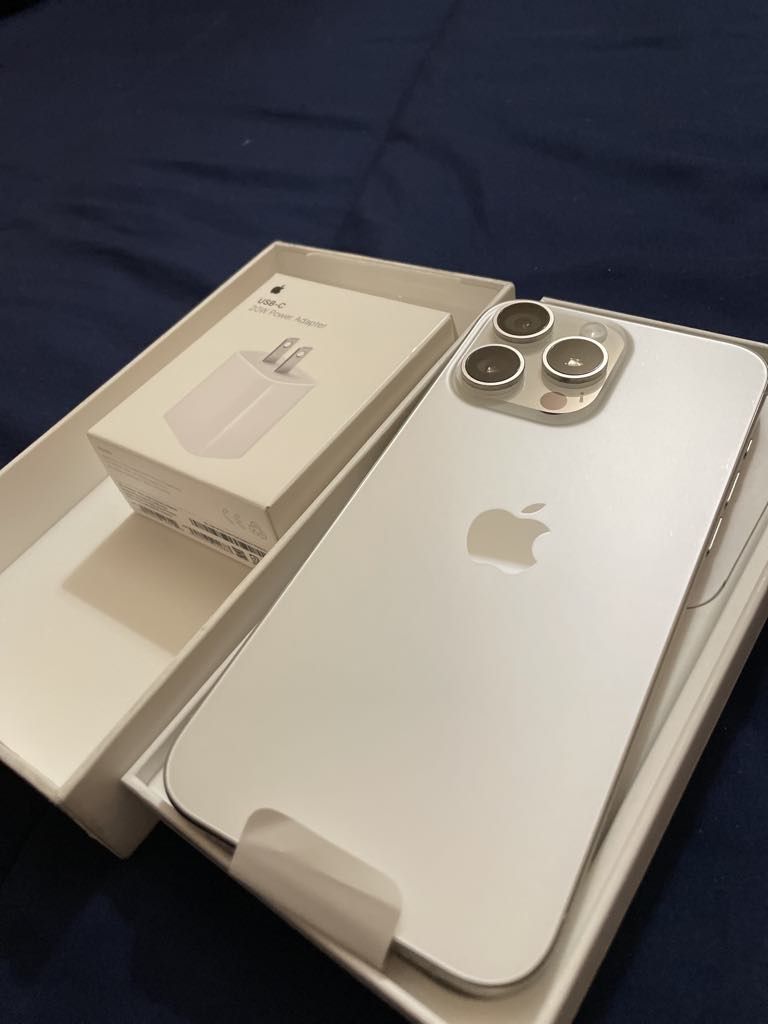 iPhone 15 Pro Max 256GB (Unlocked)