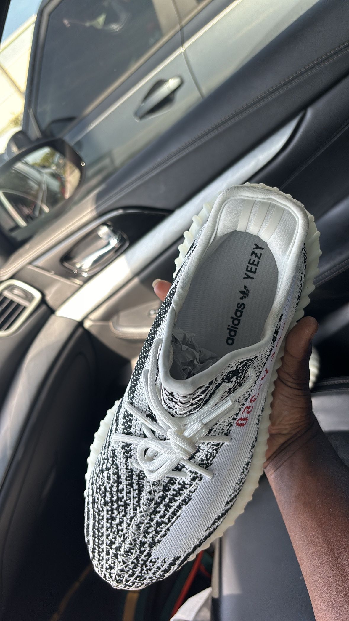 Yeezy 350 Boost zebras 