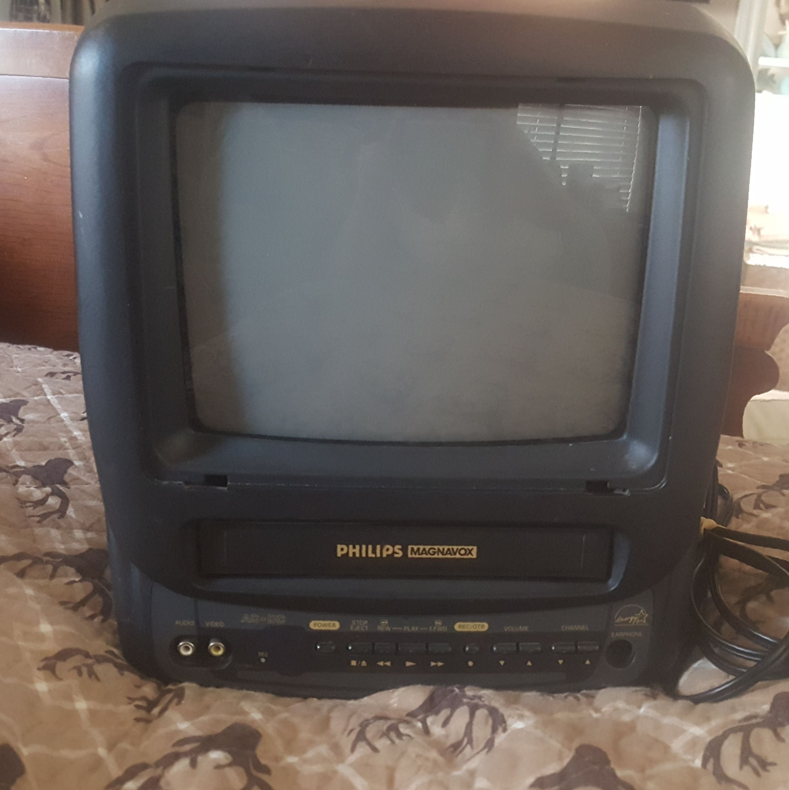 Philips Magnavox Portable 9" CRT TV N VSH Combo
