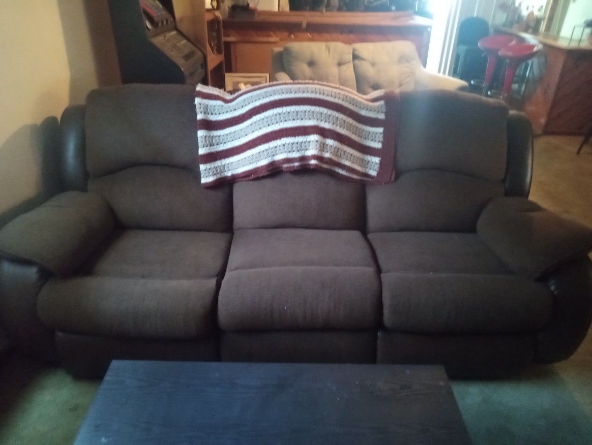 Matching Sofa And Loveseat 