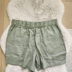 Women's linen shorts