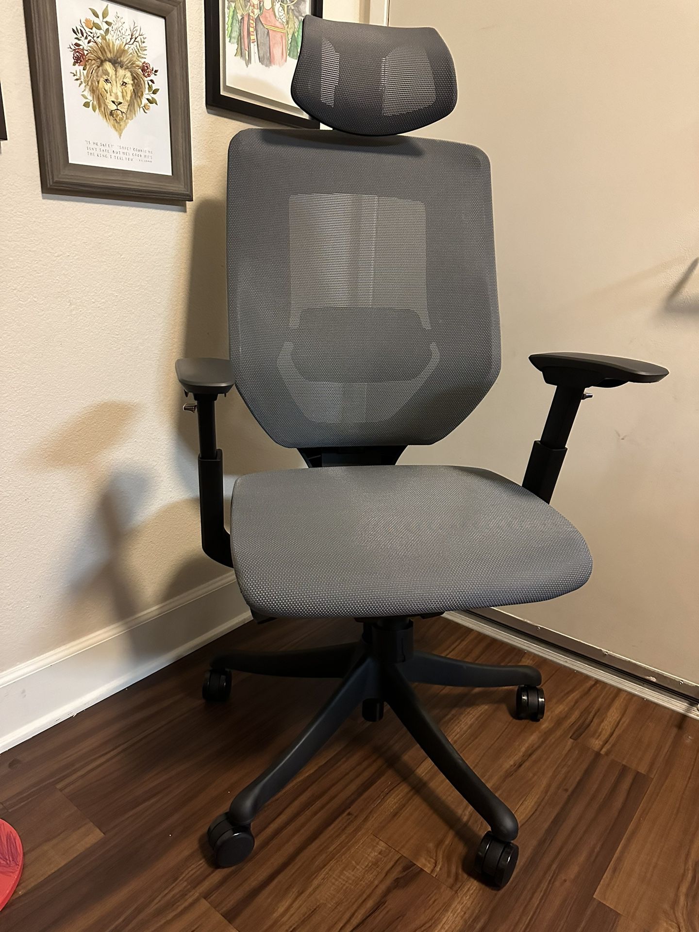 Office Chair - NEW!