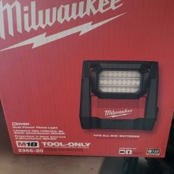 2366-20 M18 Milwaukee Light Rover 