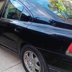 2005 volvo-s60