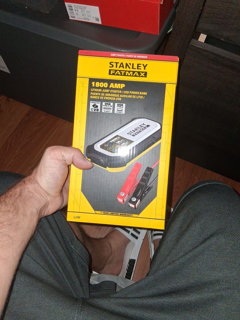 Stanley Fatmax 1800AMP Lithium Jumper Starter