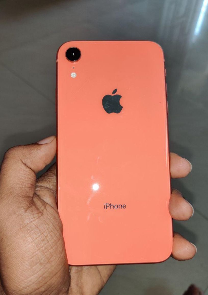 Unlocked iPhone Xr Corral
