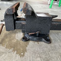 Big Heavy Duty Vise