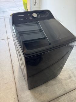 2025 Samsung Washer & Dryer Set