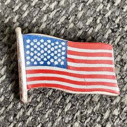 Vintage United States American Flag Patriotic Lapel Pin