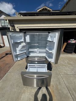 Stainless steel Samsung 4-door French door refrigerator with
