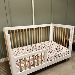 Babyletto Lolly Crib/Toddler bed & newton Mattress F